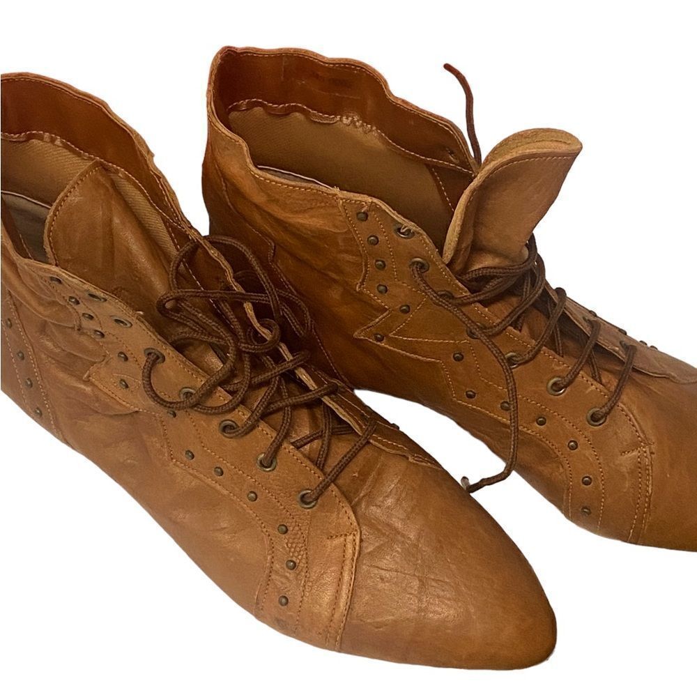 Hot Line Vintage Boots new in box size 8.5 perfect awesome style lace up